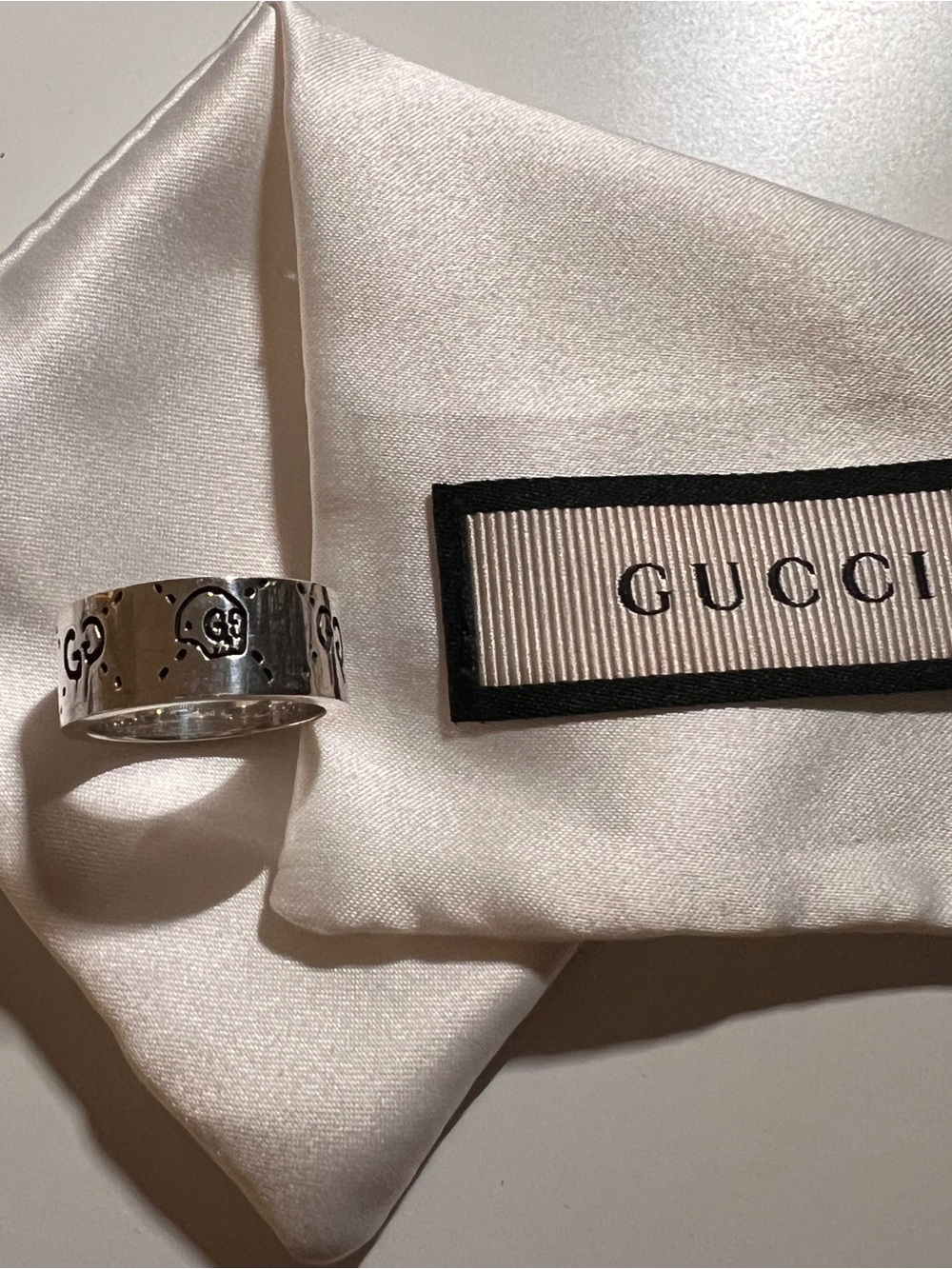 Gucci Polished Silver Interlocking G Band Ring - Size 12